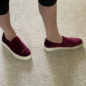 Steven Madden snickers